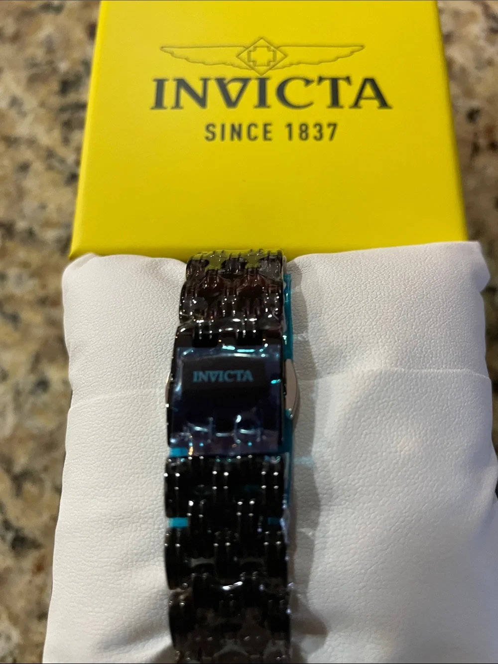 Invicta bold square